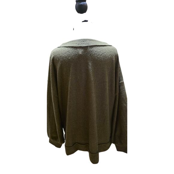 Andree by Unit Olive Stretch Knit Top – Soft Short Sleeve – S - Picture 4 of 5